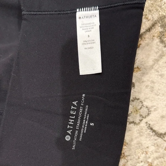 Athleta Salutation Stash Pocket II Capris - Picture 5 of 5